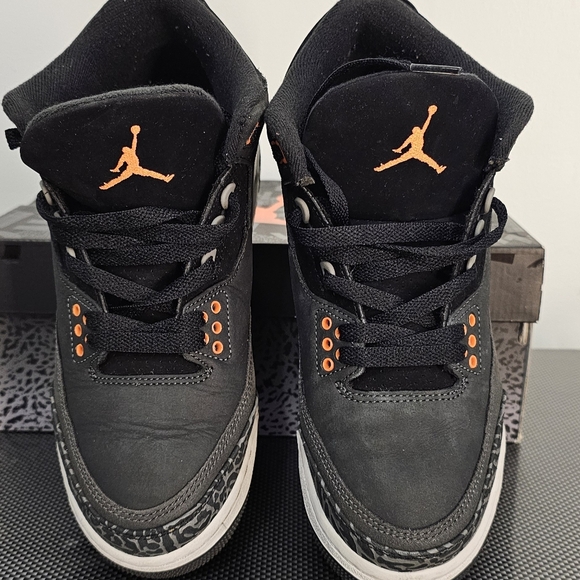 Nike Air Jordan Retro 3 Shoes Fear Pack Grey Orange OG CT8532-080 Mens Size6,5Y - Picture 3 of 10